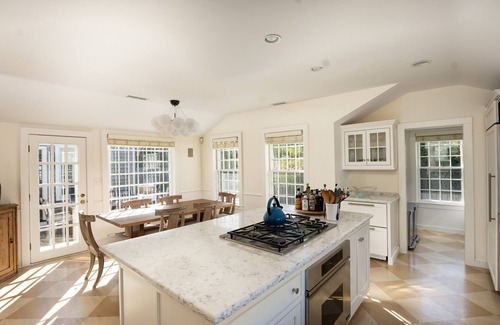 Nantucket Town House | Historic House on Cliff Road