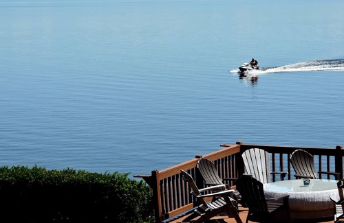 Plattsburgh House | <> Historic Lakefront Home / Walk to Restaurants...