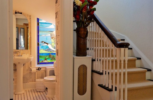 Plattsburgh House | <> Historic Lakefront Home / Walk to Restaurants...