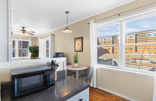 Auburn House | Historic Loft in Downtown AU! LOCATION! Private Parking, Steps to Toomers Corner