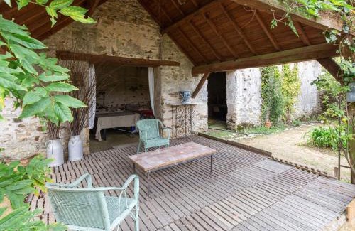 Saint-Laurent-des-Mortiers House | Historic Loire Hideaway