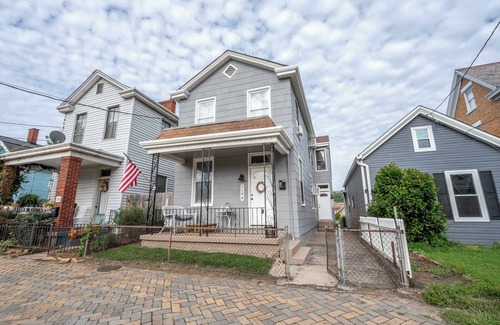 Ludlow Condo | Historic Ludlow Apt B
