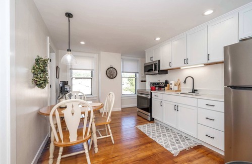 Ludlow Condo | Historic Ludlow Apt B