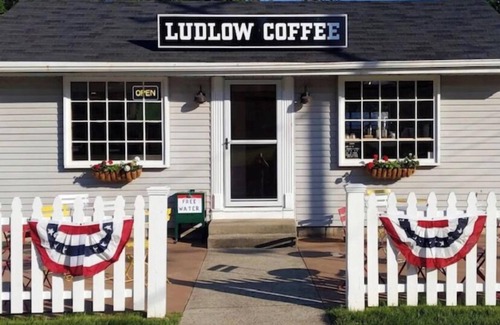 Ludlow Condo | Historic Ludlow | Walk to the kids park