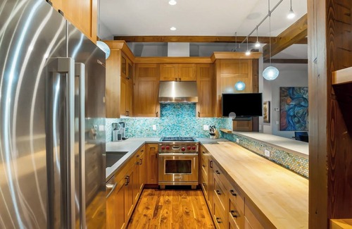 Durango House | Historic luxury home on the Animas River in the heart of down town Durango