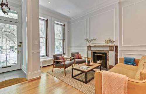 Gold Coast House | Historic luxury Townhouse in Downtown Chicago