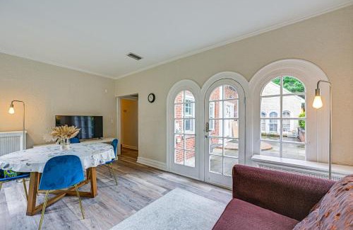 Mamaroneck Apartment | Historic Mamaroneck Guest House - Walk to Harbor!