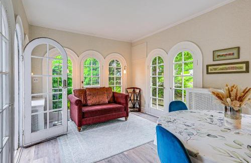 Mamaroneck Apartment | Historic Mamaroneck Guest House - Walk to Harbor!