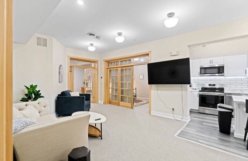 West Central Apartment | Historic Mansion Apt 2 in Downtown w/Free Parking