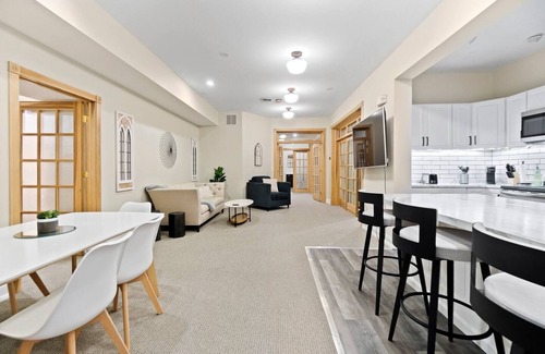 West Central Apartment | Historic Mansion Apt 2 in Downtown w/Free Parking