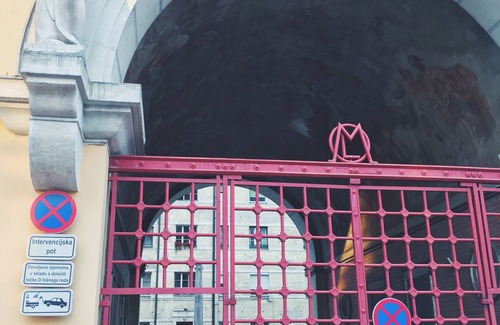 Ljubljana City Centre Apartment | Historic Mexico Building Apartment