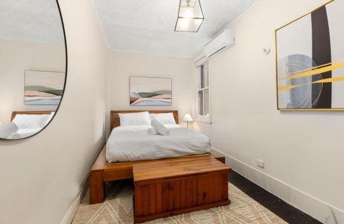 Millers Point Apartment | Historic Millers Point Stay 2BR Near Barangaroo