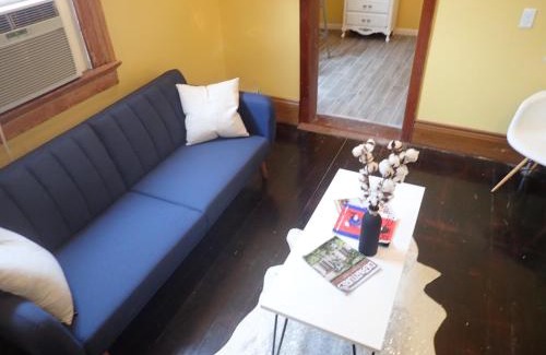 Milan Apartment | Historic Modern Uptown Home ll