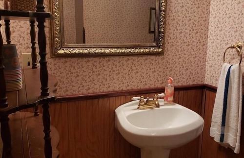 Rexford Bed & Breakfast | Historic Philip Houston House