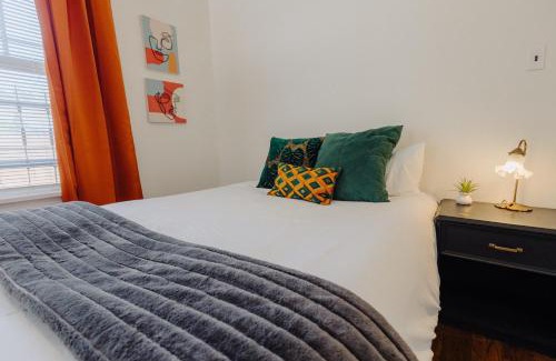Crosstown House | Historic Revival 2BR Midtown Memphis Fast Wifi Free Parking Yes Pets