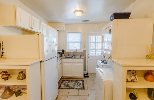 East Memphis House | Historic Revival King Bed Liberty Bowl Memphis 893