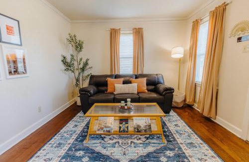 East Memphis House | Historic Revival King Bed Liberty Bowl Memphis 893