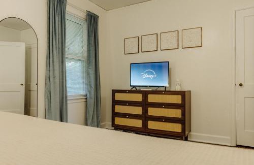 East Memphis House | Historic Revival King Bed Liberty Bowl Memphis 895