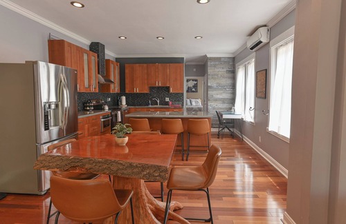 Harrisburg - Hershey Apartment | Historic Riverfront Vintage Gem