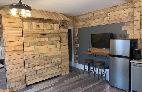 Harrisburg - Hershey Apartment | Historic Riverfront Vintage Gem