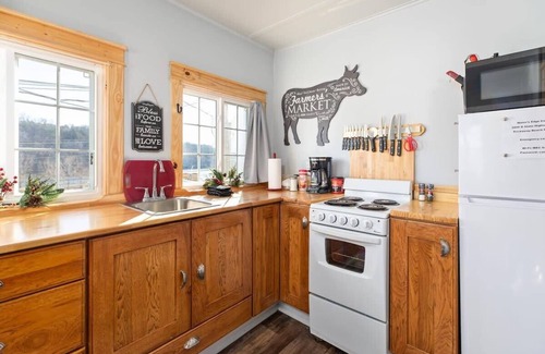 Rockaway Beach House | Historic Rockaway Beach Cottage 8
