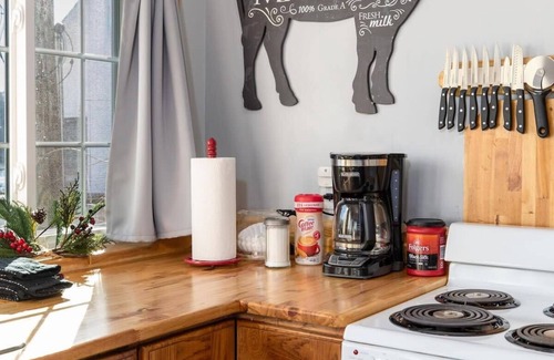 Rockaway Beach House | Historic Rockaway Beach Cottage 8