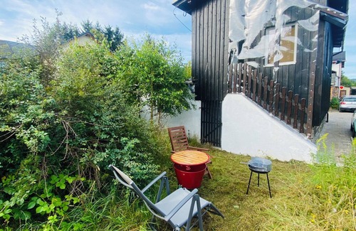 Thermalbad Wiesenbad House | Historic signal box of the Erzgebirge Railway with garden for a romantic vacation.