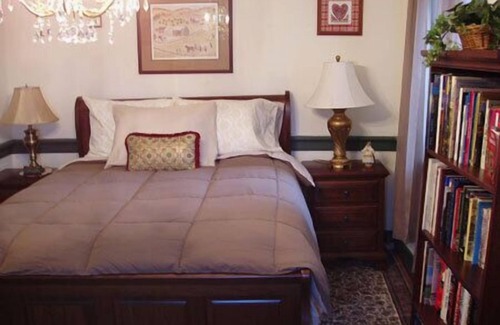 Stevens Bed & Breakfast | Historic Schoeneck Hotel B&B
