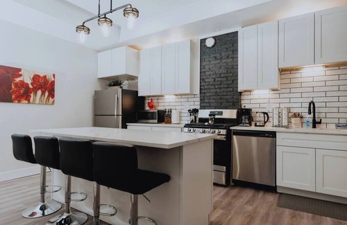Soulard Apartment | Historic Soulard 2BR Apt with Fenced Patio, Washer/Dryer & Free Parking