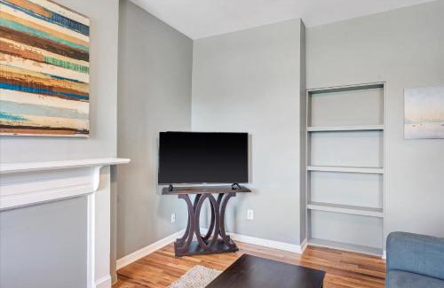 Southwest Garden House | Historic St Louis Community living with 4 queen beds