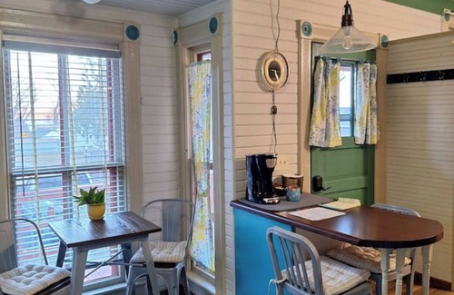 Mindoro House | Historic Stay! "The Depot" Tiny House