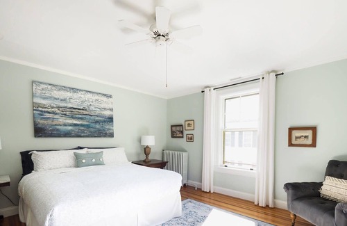 Stockbridge Apartment | Historic Stockbridge, On Main Street, 3 Bedroom!