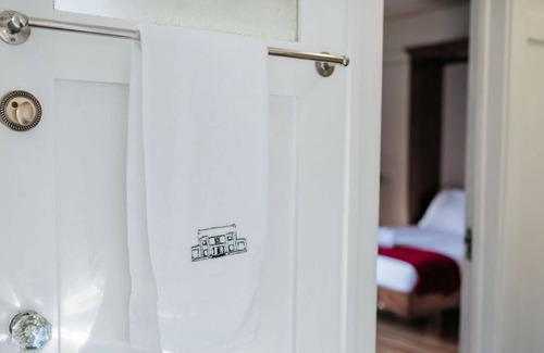 Oak Glen Bed & Breakfast | Historic Stone Oak Manor Bed & Breakfast