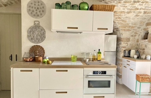 Euzet-les-Bains Apartment | Historic Stone Retreat | 17th Century | Between Uzès & Cévennes National Park