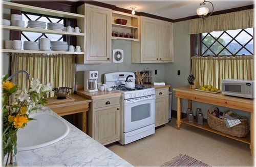 Ennis House | Historic Thextondale - Historic stone homestead on Madison River Property!