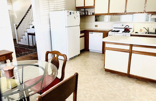 New Bern Apartment | Historic Thomas McLin House Downtown, 2 blocks from Tryon Palace