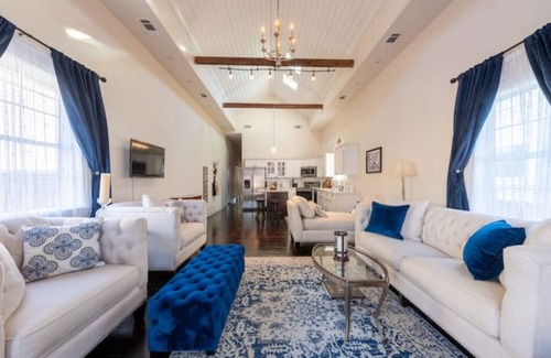 Treme House | Historic Treme Luxury - Walk to French Quarter - Gated Parking