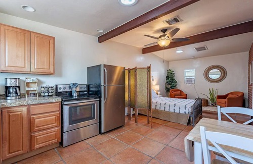 Blenman-Elm Apartment | Historic Tucson Studio + 1BA Near UA & UMC - Low Summer Rates! 🏡