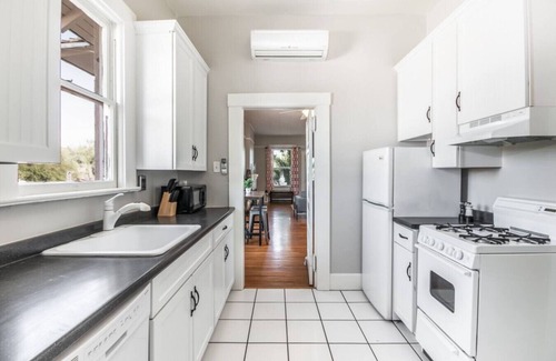West University House | Historic University 1 Bedroom!