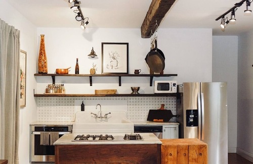 Delancey Cottage | Historic Victorian Farmhouse: Dog-Friendly, Private Pool & Mountain Views