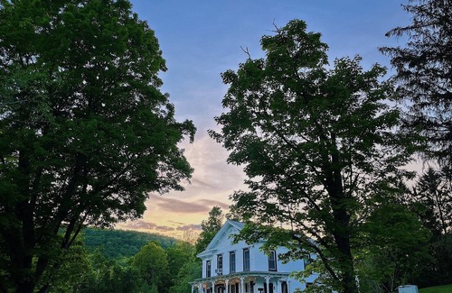 Delancey Cottage | Historic Victorian Farmhouse: Dog-Friendly, Private Pool & Mountain Views