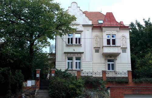 Strasnice Apartment | Historic Villa Apartments