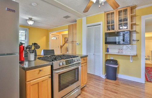Leesburg House | Historic Waterford House - King Bed Walk To Winery