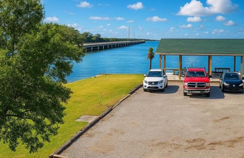 Swansboro House | Historic Waterfront, Downtown, Boat Slip Avail