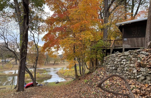 Hardy Cabin | Historic "Woody" Cabin on the River at Miramichee Falls w/kayaks