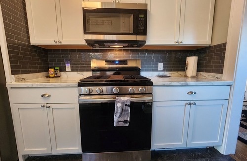 Lorain House | Historical 6 bed home, game room, short walk to beach & harbor lighthouse views.