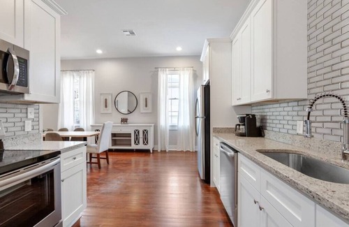 Faubourg Delassize House | Historical Charm with Modern Touch 5 Bedrooms 4 Bathrooms, Centrally Located