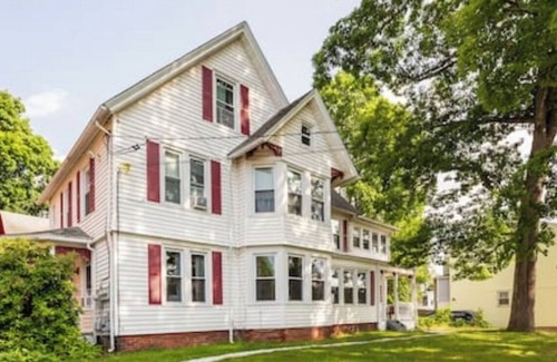 Manchester Apartment | Historical Cheney Bros Mansion, Welcoming Manchester With An At Home Experience!