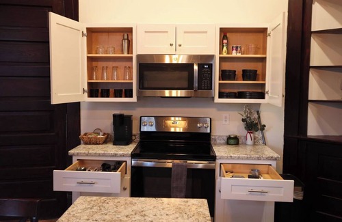 Bowling Green Apartment | Historical Condo downtown BG!