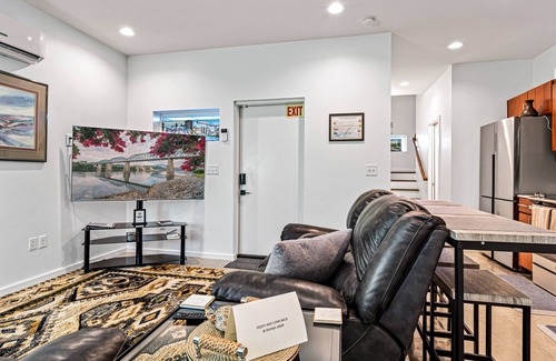 Chattanooga Condo | Historical Downtown, Private, Self-check-in, 1 car Parking, 1King & 1Queen beds